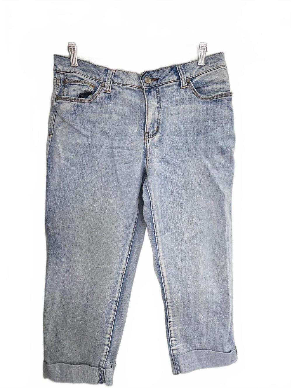Light Blue Cropped Denim Jeans with Cuffed Hem